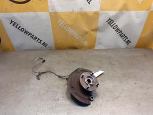 Gebruikte Fusee houder rechts-voor Suzuki Alto 1.0 12V Prijs € 44,95 Margeregeling aangeboden door Yellow Parts