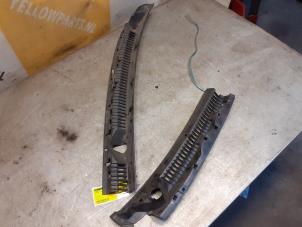 Gebruikte Paravan Suzuki Vitara Cabrio (ET/TA) 1.6i 16V Prijs € 39,00 Margeregeling aangeboden door Yellow Parts