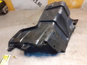 Gebruikte Beschermplaat bodem Suzuki Alto 1.0 12V Prijs € 14,99 Margeregeling aangeboden door Yellow Parts