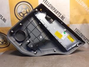 Gebruikte Portierbekleding 4Deurs links-achter Suzuki SX4 (EY/GY) 1.6 16V VVT Comfort,Exclusive Autom. Prijs € 35,00 Margeregeling aangeboden door Yellow Parts