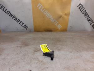 Gebruikte Luchtmassameter Suzuki Grand Vitara II (JT) 2.0 16V Prijs € 49,00 Margeregeling aangeboden door Yellow Parts