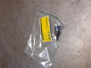 Gebruikte Motor Temperatuursensor Suzuki Grand Vitara II (JT) 2.0 16V Prijs € 24,99 Margeregeling aangeboden door Yellow Parts