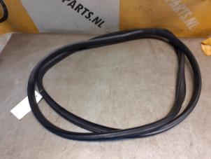 Gebruikte Deurrubber 4Deurs links-achter Suzuki SX4 S-Cross (JY) 1.6 16V AllGrip Prijs € 19,99 Margeregeling aangeboden door Yellow Parts