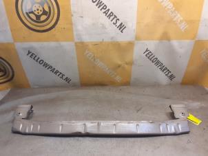 Gebruikte Bumperbalk voor Suzuki Alto 1.0 12V Prijs € 45,00 Margeregeling aangeboden door Yellow Parts