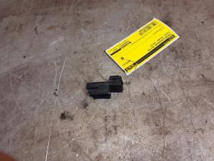 Gebruikte Sensor Temeratuur buiten Suzuki Splash 1.0 12V Prijs € 24,99 Margeregeling aangeboden door Yellow Parts