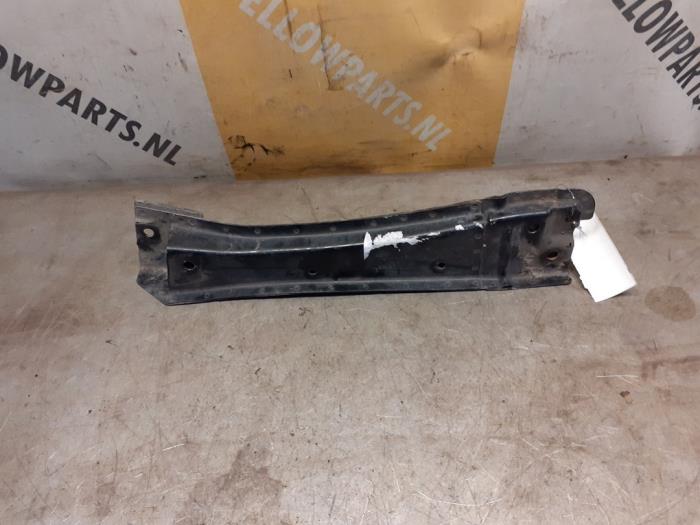 Subframe van een Suzuki Splash 1.0 12V 2012