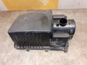 Gebruikte Luchtfilterhuis Mazda CX-5 II (KF) 2.0 SkyActiv-G 155 16V 4WD Prijs € 34,99 Margeregeling aangeboden door Yellow Parts