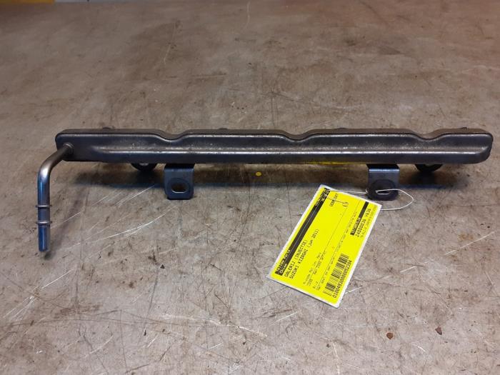 Gebruikte Verstuiver brug Suzuki Kizashi (FRE/FRF) 2.4 16V 4x4 Prijs € 24,99 Margeregeling aangeboden door Yellow Parts