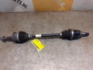 Gebruikte Homokineetas links-voor Suzuki Splash 1.0 12V Prijs € 89,99 Margeregeling aangeboden door Yellow Parts