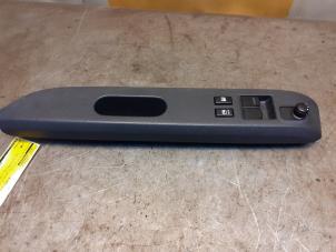 Gebruikte Schakelaar Elektrisch Raam Suzuki Splash 1.0 12V Prijs € 34,99 Margeregeling aangeboden door Yellow Parts