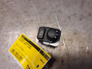 Gebruikte Spiegel Schakelaar Suzuki Swift (ZA/ZC/ZD1/2/3/9) 1.3 VVT 16V Prijs € 14,99 Margeregeling aangeboden door Yellow Parts