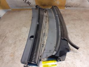 Gebruikte Paravan Suzuki Kizashi (FRE/FRF) 2.4 16V 4x4 Prijs € 34,99 Margeregeling aangeboden door Yellow Parts