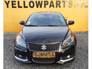 Gebruikte Voorruit Suzuki Kizashi (FRE/FRF) 2.4 16V 4x4 Prijs op aanvraag aangeboden door Yellow Parts