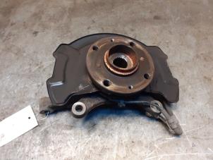 Gebruikte Fusee houder links-voor Suzuki Splash 1.2 VVT 16V Prijs € 44,99 Margeregeling aangeboden door Yellow Parts