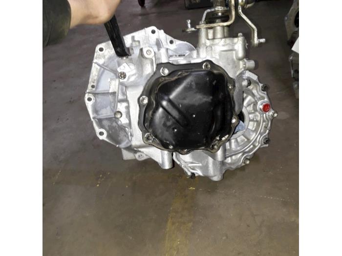 Versnellingsbak van een Suzuki Splash 1.2 16V 2009