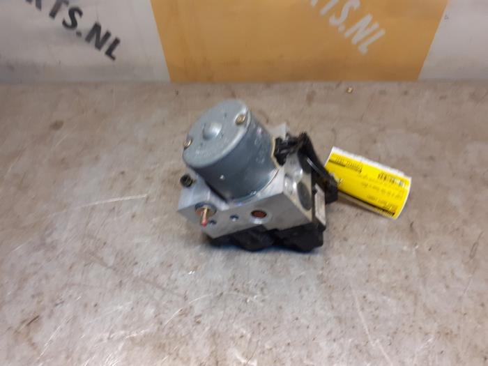 Gebruikte ABS Pomp Suzuki Swift (SF310/413) 1.3 Prijs € 49,00 Margeregeling aangeboden door Yellow Parts