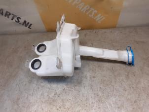 Gebruikte Ruitensproeiertank voor Suzuki Celerio (LF) 1.0 12V Prijs € 39,00 Margeregeling aangeboden door Yellow Parts