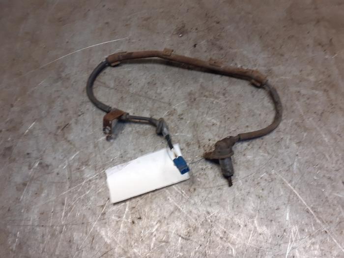 ABS Sensor van een Suzuki Swift (SF310/413) 1.3 2000