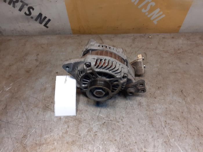Dynamo van een Suzuki Grand Vitara II (JT) 1.6 16V 2007