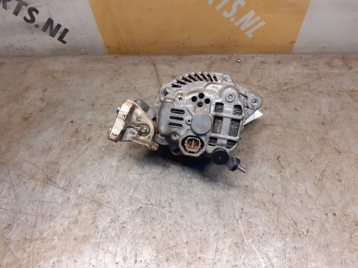 Dynamo van een Suzuki Grand Vitara II (JT) 1.6 16V 2007