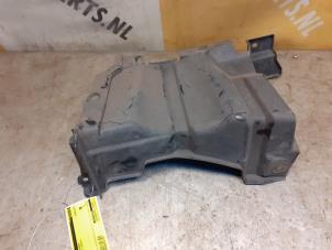 Gebruikte Beschermplaat bodem Suzuki Celerio (LF) 1.0 12V Prijs € 14,99 Margeregeling aangeboden door Yellow Parts