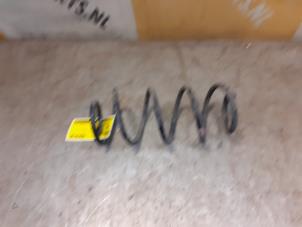 Gebruikte Schroefveer achter Suzuki Celerio (LF) 1.0 12V Prijs € 19,99 Margeregeling aangeboden door Yellow Parts