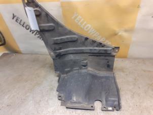 Gebruikte Beschermplaat bodem Suzuki Swift (ZA/ZC/ZD) 1.2 16V Prijs € 14,99 Margeregeling aangeboden door Yellow Parts