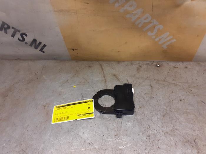 Gebruikte Gier sensor Suzuki Kizashi (FRE/FRF) 2.4 16V 4x4 Prijs € 79,90 Margeregeling aangeboden door Yellow Parts