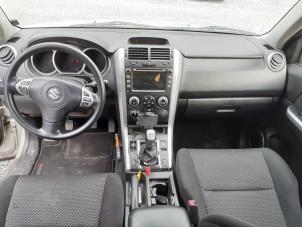 Gebruikte Zonneklep Suzuki Grand Vitara II (JT) 2.0 16V Prijs € 24,99 Margeregeling aangeboden door Yellow Parts
