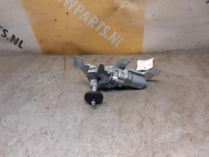 Gebruikte Ruitenwissermotor achter Suzuki SX4 S-Cross (JY) 1.4 Booster Jet Turbo 16V AllGrip Prijs € 69,00 Margeregeling aangeboden door Yellow Parts