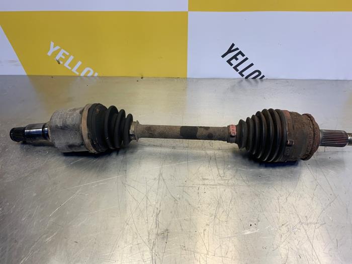 Gebruikte Aandrijfas rechts-voor Suzuki Grand Vitara II (JT) 2.4 16V Prijs € 89,00 Margeregeling aangeboden door Yellow Parts
