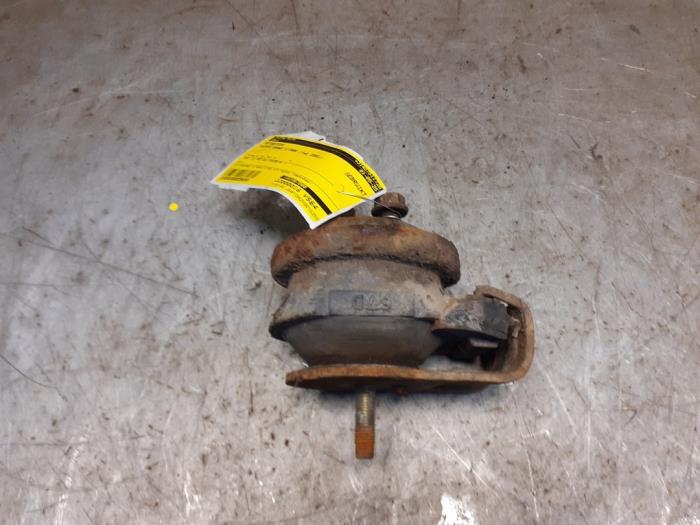 Gebruikte Motorsteun Suzuki Grand Vitara I (FT/GT/HT) 2.5 V6 24V Prijs € 29,99 Margeregeling aangeboden door Yellow Parts