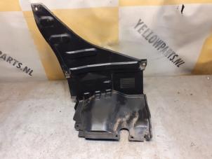 Gebruikte Beschermplaat bodem Suzuki Swift (ZA/ZC/ZD) 1.2 16V Prijs € 14,99 Margeregeling aangeboden door Yellow Parts