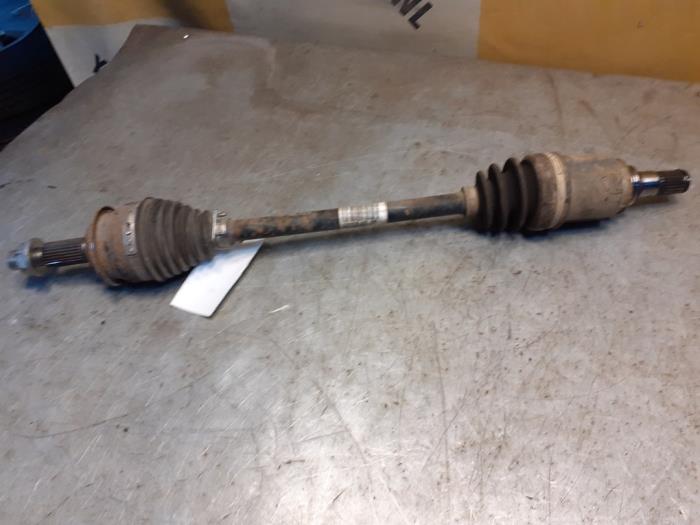 Gebruikte Steekas links-voor Suzuki Swift (ZA/ZC/ZD) 1.2 16V Prijs € 44,95 Margeregeling aangeboden door Yellow Parts