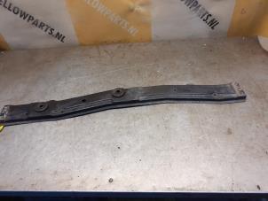 Gebruikte Radiateurbalk Suzuki Alto 1.0 12V Prijs € 29,99 Margeregeling aangeboden door Yellow Parts