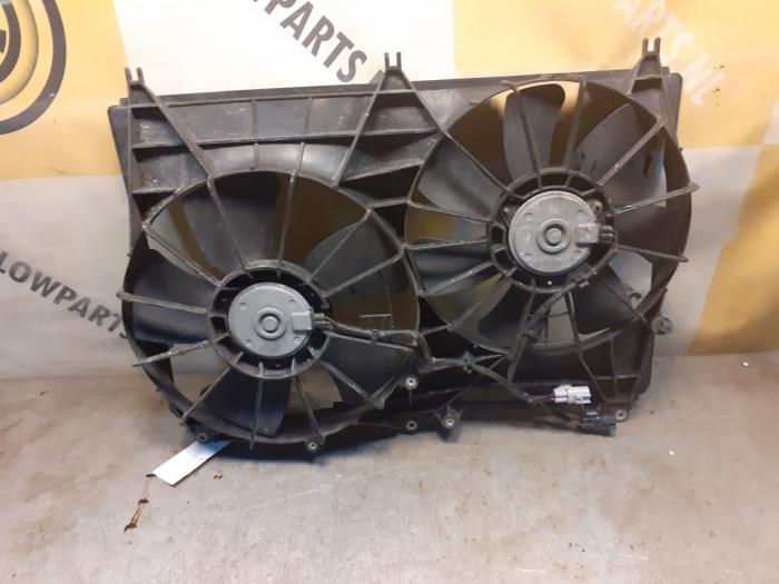 Gebruikte Fan Radiateur Suzuki Grand Vitara II (JT) 2.4 16V Prijs € 49,99 Margeregeling aangeboden door Yellow Parts