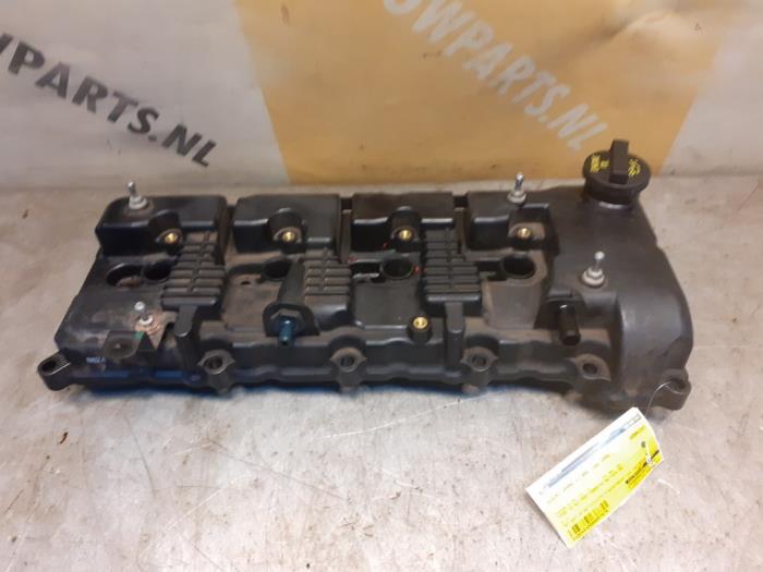 Gebruikte Kleppendeksel Suzuki Grand Vitara II (JT) 2.4 16V Prijs € 79,99 Margeregeling aangeboden door Yellow Parts