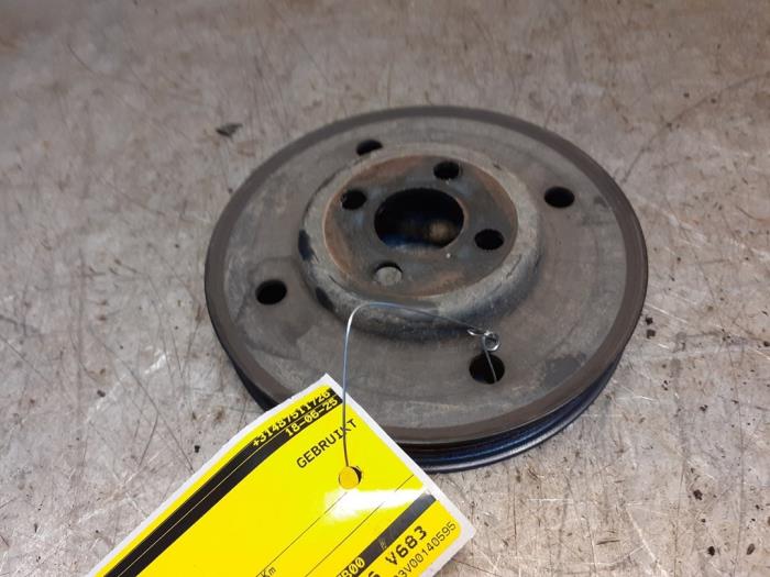 Gebruikte Waterpomp poelie Suzuki Jimny Hardtop 1.3i 16V 4x4 Prijs € 24,99 Margeregeling aangeboden door Yellow Parts