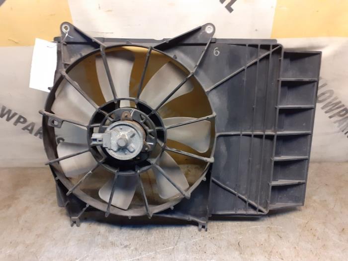 Gebruikte Fan Radiateur Suzuki Splash 1.0 12V Prijs € 44,00 Margeregeling aangeboden door Yellow Parts