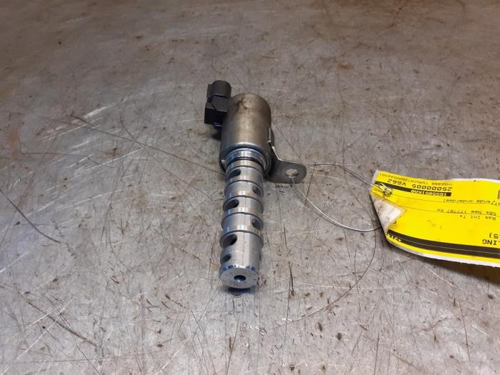 Nokkenas Verstelling van een Suzuki Swift (ZA/ZC/ZD) 1.2 16V 2015