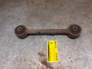 Gebruikte Reactiestang links-achter Suzuki Grand Vitara I (FT/GT/HT) 2.5 V6 24V Prijs € 29,99 Margeregeling aangeboden door Yellow Parts