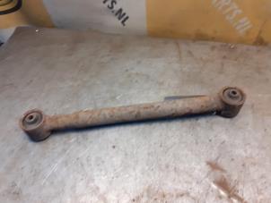 Gebruikte Reactiestang links-achter Suzuki Grand Vitara I (FT/GT/HT) 2.5 V6 24V Prijs € 29,99 Margeregeling aangeboden door Yellow Parts