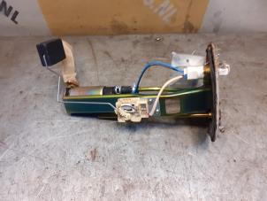 Gebruikte Benzinepomp Suzuki Grand Vitara I (FT/GT/HT) 2.5 V6 24V Prijs € 44,95 Margeregeling aangeboden door Yellow Parts