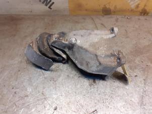 Gebruikte Motorrubber Suzuki Grand Vitara II (JT) 2.0 16V Prijs € 34,99 Margeregeling aangeboden door Yellow Parts