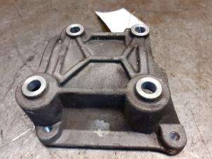 Gebruikte Aircopomp Steun Suzuki Grand Vitara II (JT) 2.0 16V Prijs € 29,99 Margeregeling aangeboden door Yellow Parts