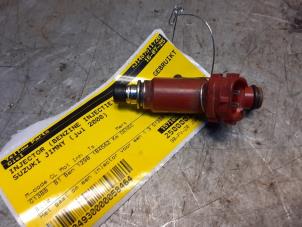 Gebruikte Injector (benzine injectie) Suzuki Jimny Hardtop 1.3i 16V Prijs € 19,99 Margeregeling aangeboden door Yellow Parts