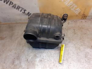 Gebruikte Luchtfilterhuis Suzuki Jimny Hardtop 1.3i 16V Prijs € 29,00 Margeregeling aangeboden door Yellow Parts