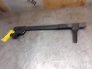 Gebruikte Radiateur Suzuki Grand Vitara I (FT/GT/HT) 2.5 V6 24V Prijs € 25,00 Margeregeling aangeboden door Yellow Parts