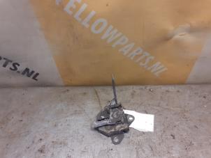 Gebruikte Motorkap Slotmechaniek Suzuki Swift (ZA/ZC/ZD1/2/3/9) 1.5 VVT 16V Prijs € 14,99 Margeregeling aangeboden door Yellow Parts