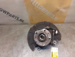 Gebruikte Fusee houder rechts-voor Suzuki SX4 (EY/GY) 1.6 16V VVT Comfort,Exclusive Autom. Prijs € 44,95 Margeregeling aangeboden door Yellow Parts